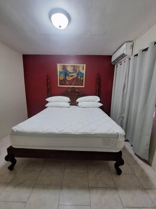 Chateau Central At Sunbury Apts Kingston Luaran gambar